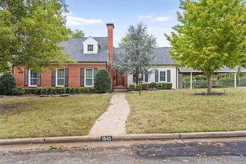 1545 E 37th Pl, Tulsa, OK 74105 photo 2