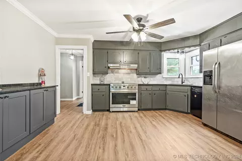 1545 E 37th Pl, Tulsa, OK 74105 photo 19