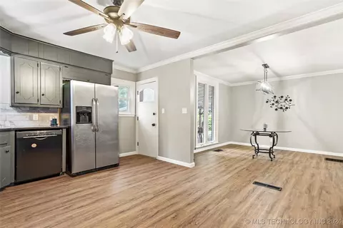 1545 E 37th Pl, Tulsa, OK 74105 photo 18