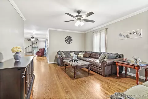 1545 E 37th Pl, Tulsa, OK 74105 photo 9