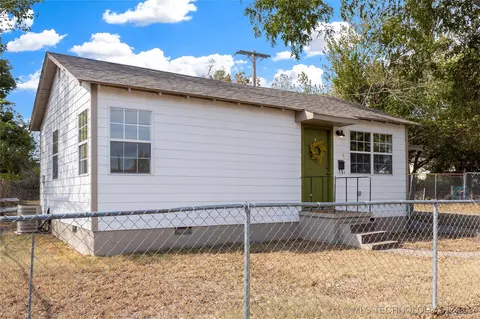 513 S Howerton Ave, Cushing, OK 74023 photo 3