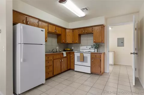513 S Howerton Ave, Cushing, OK 74023 photo 12