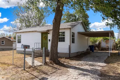 513 S Howerton Ave, Cushing, OK 74023 photo 2
