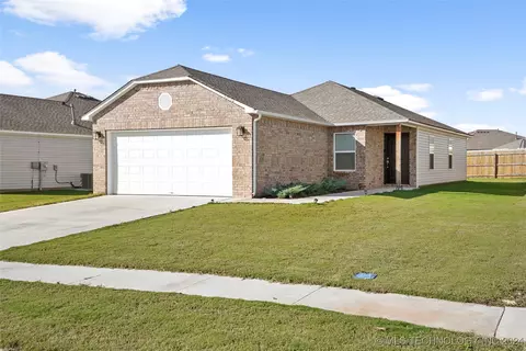11532 S 277th East Ave, Coweta, OK 74429