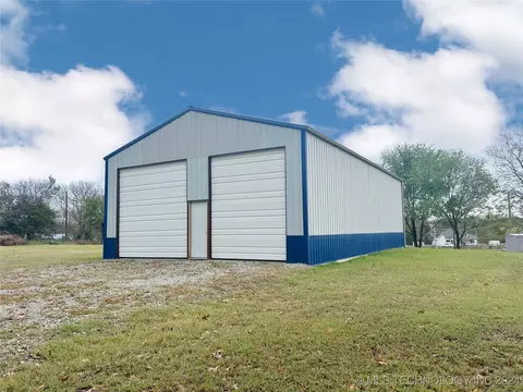 502 S 6th St, Henryetta, OK 74437 photo 1