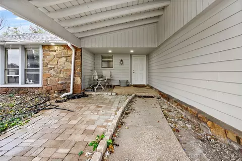 9216 E 59th St, Tulsa, OK 74145 photo 3