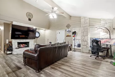 9216 E 59th St, Tulsa, OK 74145 photo 5