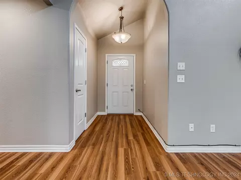 8702 E 87th Pl, Tulsa, OK 74133 photo 6