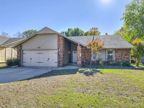 8702 E 87th Pl, Tulsa, OK 74133 photo 2