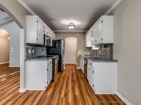 8702 E 87th Pl, Tulsa, OK 74133 photo 12