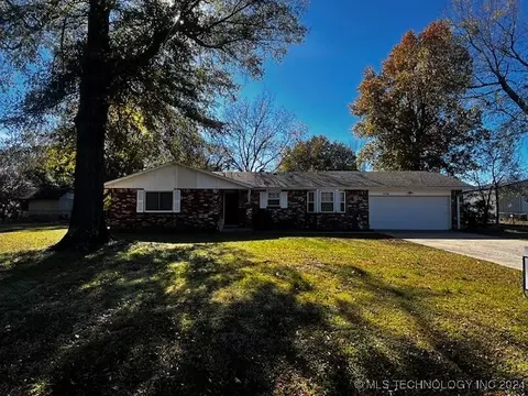 30616 E 137th St S, Coweta, OK 74429