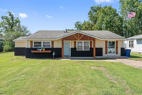 904 SE 3rd St, Wagoner, OK 74467 photo 3