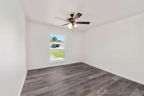 904 SE 3rd St, Wagoner, OK 74467 photo 19