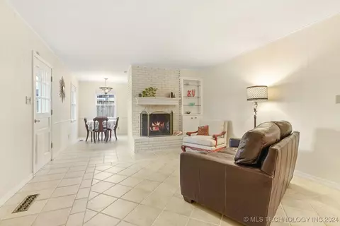 8244 E 38th St, Tulsa, OK 74145 photo 11