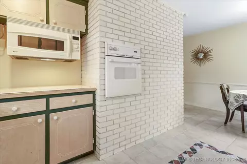 8244 E 38th St, Tulsa, OK 74145 photo 19