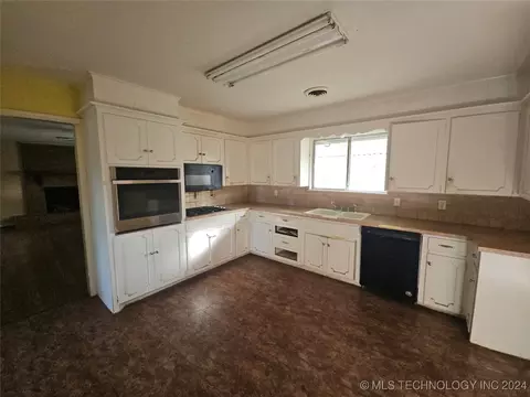 8220 E 34th St, Tulsa, OK 74145 photo 6