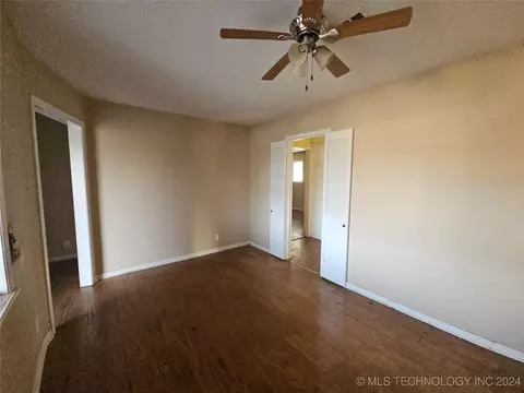 8220 E 34th St, Tulsa, OK 74145 photo 4