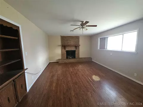 8220 E 34th St, Tulsa, OK 74145 photo 8