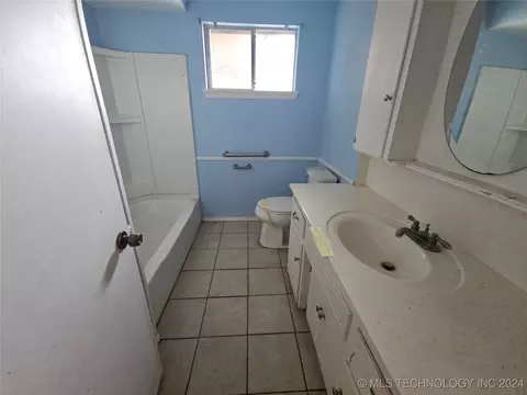 8220 E 34th St, Tulsa, OK 74145 photo 12