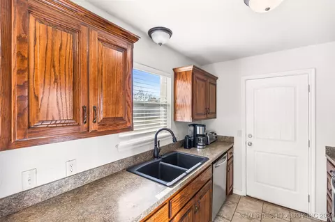 12010 E 34th St, Tulsa, OK 74146 photo 6
