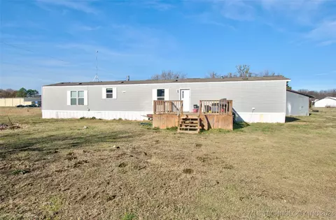 520 Oak St, Council Hill, OK 74428