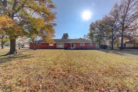 7320 E 25th Pl, Tulsa, OK 74129 photo 1