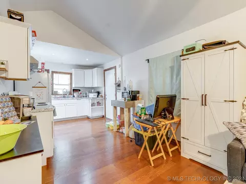 806 E Gardena, Ada, OK 74820 photo 7