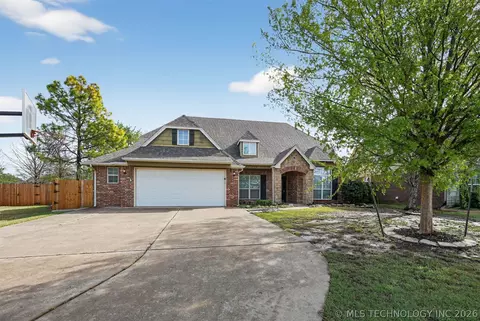 11717 S Vine Pl W, Jenks, OK 74037