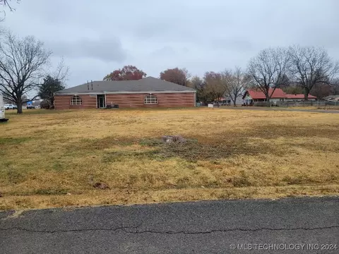 N Wineblood, Checotah, OK 74426 photo 5