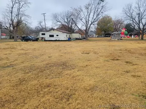N Wineblood, Checotah, OK 74426 photo 7