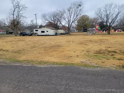 N Wineblood, Checotah, OK 74426 photo 6