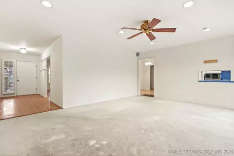 3742 E 59th Pl, Tulsa, OK 74135 photo 6