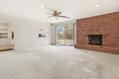 3742 E 59th Pl, Tulsa, OK 74135 photo 5