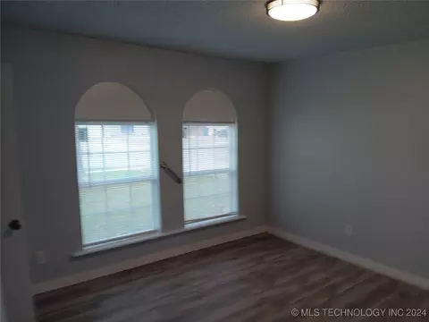 11946 E 37th Pl, Tulsa, OK 74146 photo 9