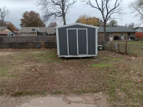 11946 E 37th Pl, Tulsa, OK 74146 photo 3