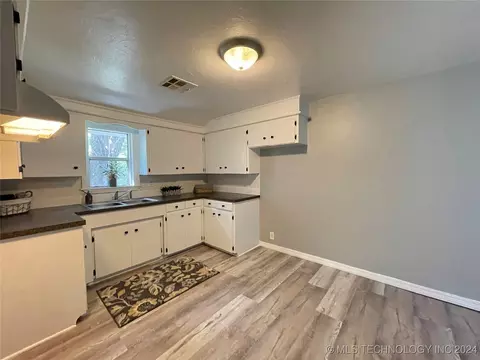 217 E 8th St, Cushing, OK 74023 photo 10