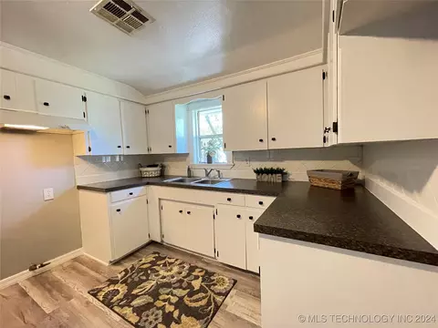 217 E 8th St, Cushing, OK 74023 photo 11