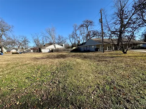 1902 E 52nd St, Tulsa, OK 74105 photo 7
