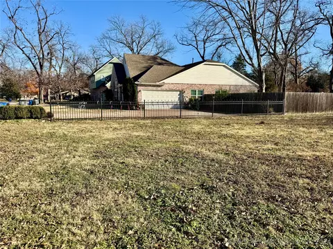 1902 E 52nd St, Tulsa, OK 74105 photo 14