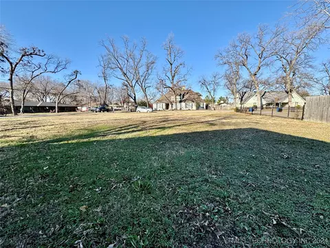 1902 E 52nd St, Tulsa, OK 74105 photo 8