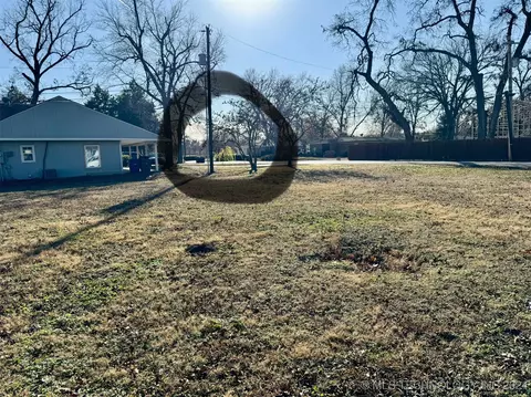 1902 E 52nd St, Tulsa, OK 74105 photo 11