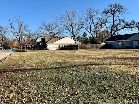 1902 E 52nd St, Tulsa, OK 74105 photo 18