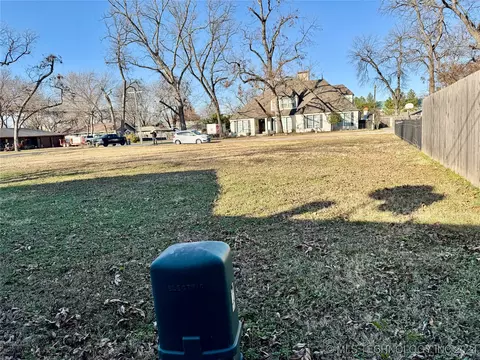 1902 E 52nd St, Tulsa, OK 74105 photo 10