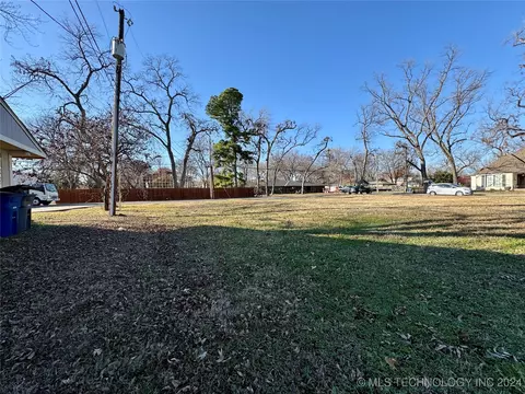 1902 E 52nd St, Tulsa, OK 74105 photo 5