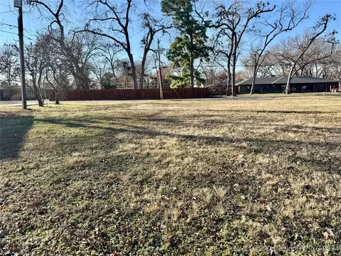 1902 E 52nd St, Tulsa, OK 74105 photo 12