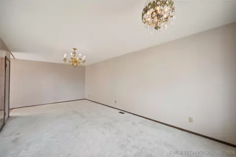 1734 E 56th St, Tulsa, OK 74105 photo 18