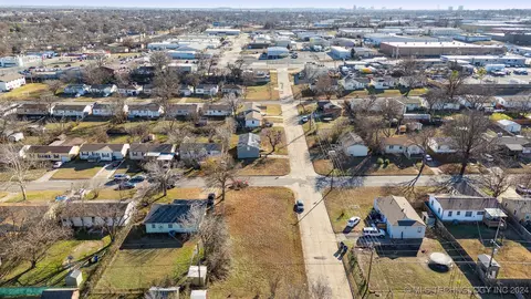 7101 E 9th St, Tulsa, OK 74112 photo 8