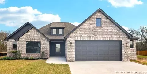10717 S 281st East Ave, Coweta, OK 74429