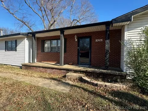 1001 S Elliott St, Pryor, OK 74361