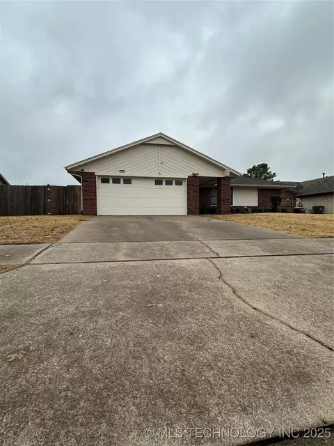 1044 E 145th Pl, Glenpool, OK 74033 photo 1